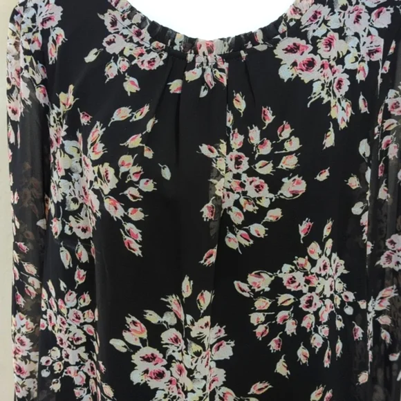 WHBM Black Ruffle Trim Floral Overlay Long Sleeve Keyhole Blouse Size 12 - Picture 2 of 9